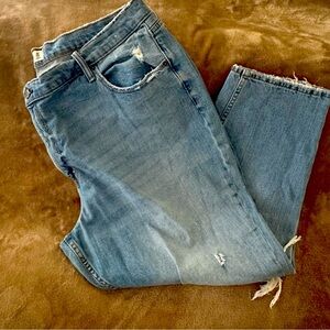 High Rise Skinny Jean
Classic high rise skinny jeans, light wash
